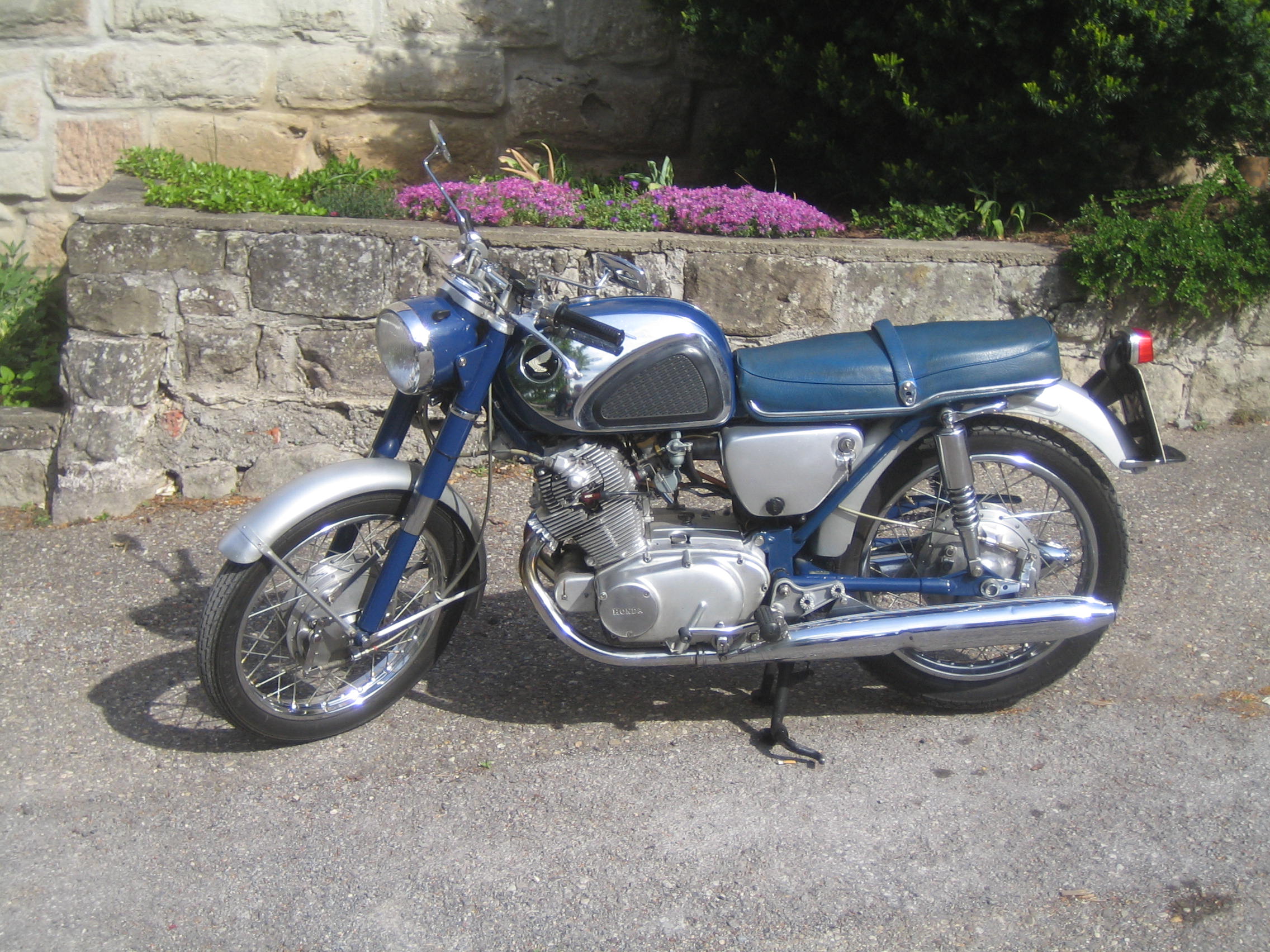 Honda CB72