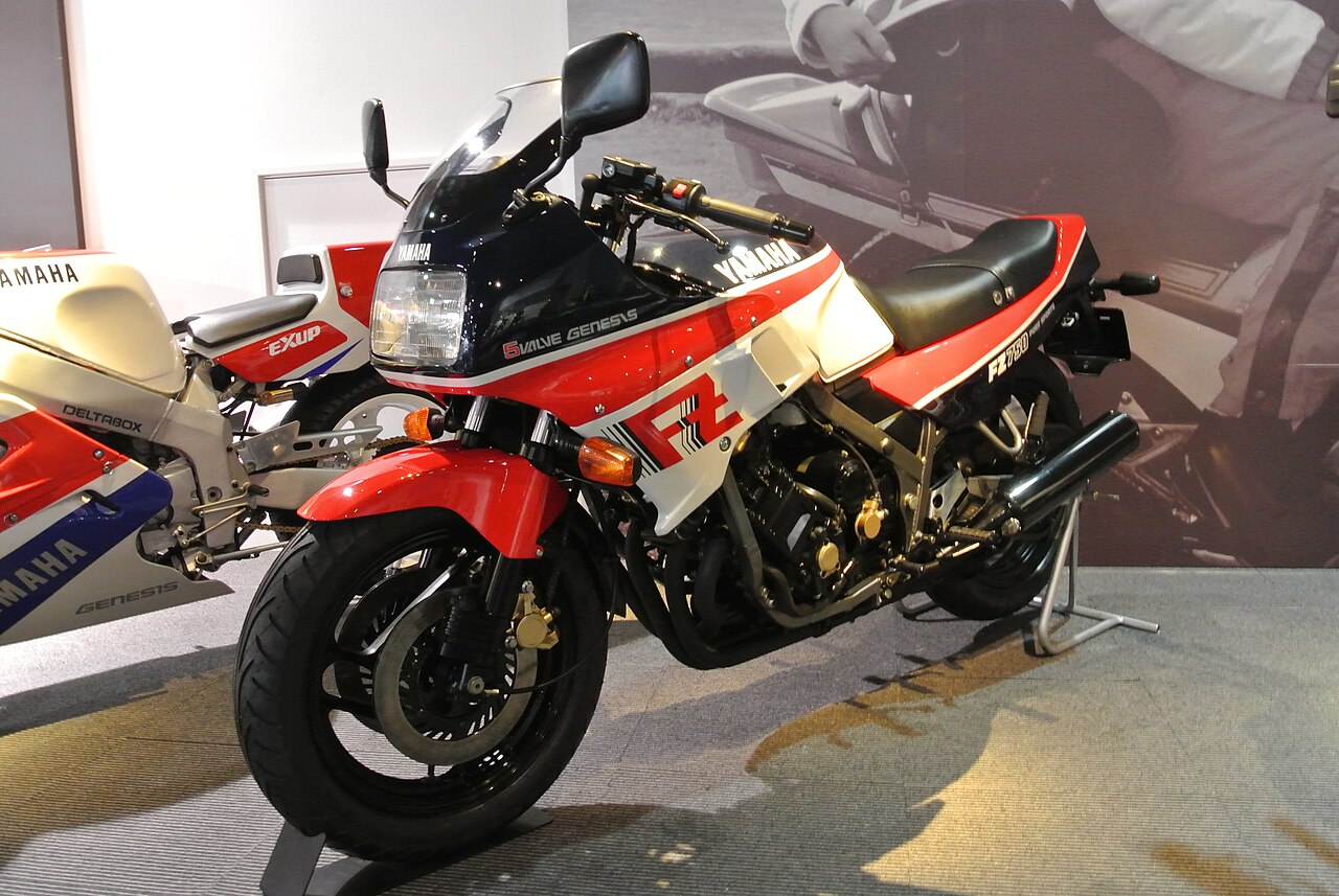 Yamaha FZ750